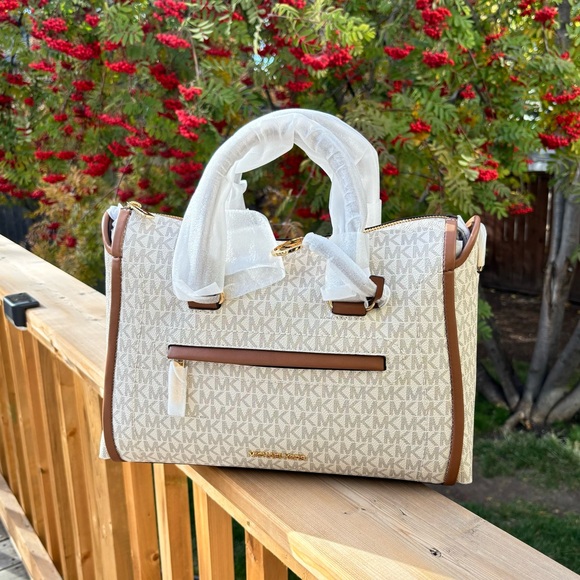 BRAND NEW Mercer Medium Signature Logo and Leather Belted Satchel - VANILLA - Picture 1 of 5